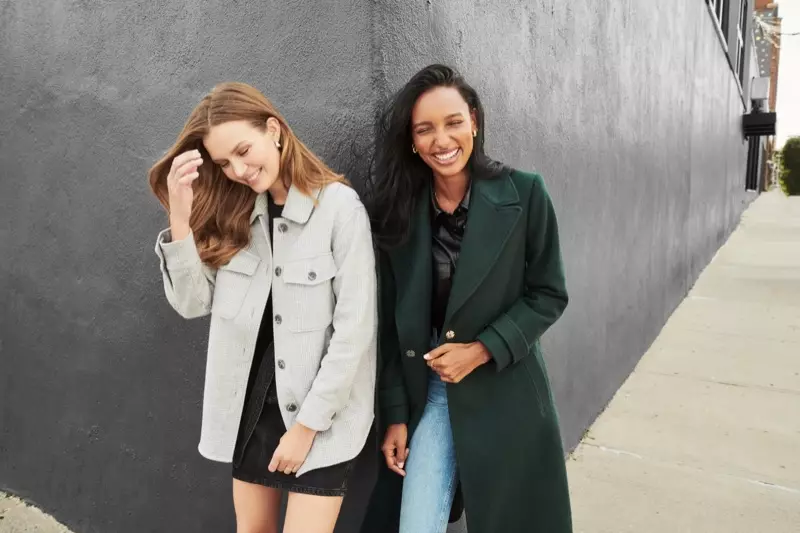 D'Modeller Josephine Skriver a Jasmine Tookes droen Oberbekleedung an der Dynamite Hierscht 2020 Kampagne.