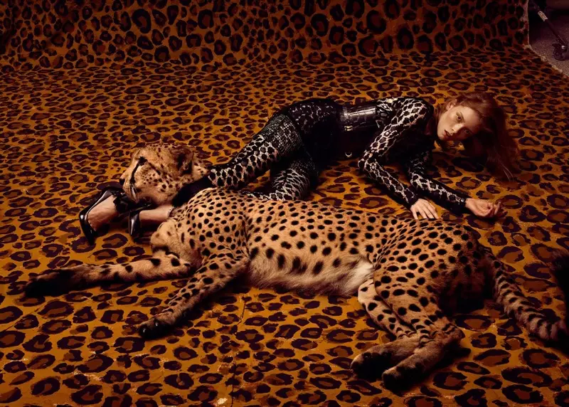 Ջուլիա Հաֆստրոմ | Leopard Print Խմբագրական | Harper’s Bazaar Թուրքիայի շապիկը