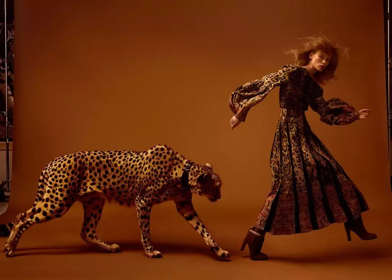 Julia Hafstrom Walks the Wild Side for Harper's Bazaar Tyrkia