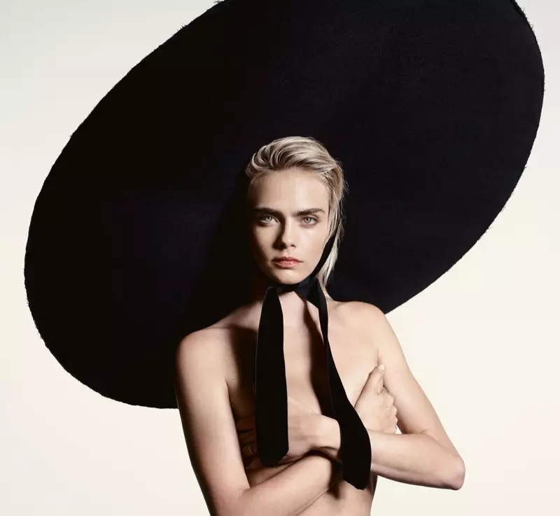 Cara Delevingne tiszteli az ELLE UK oldalait