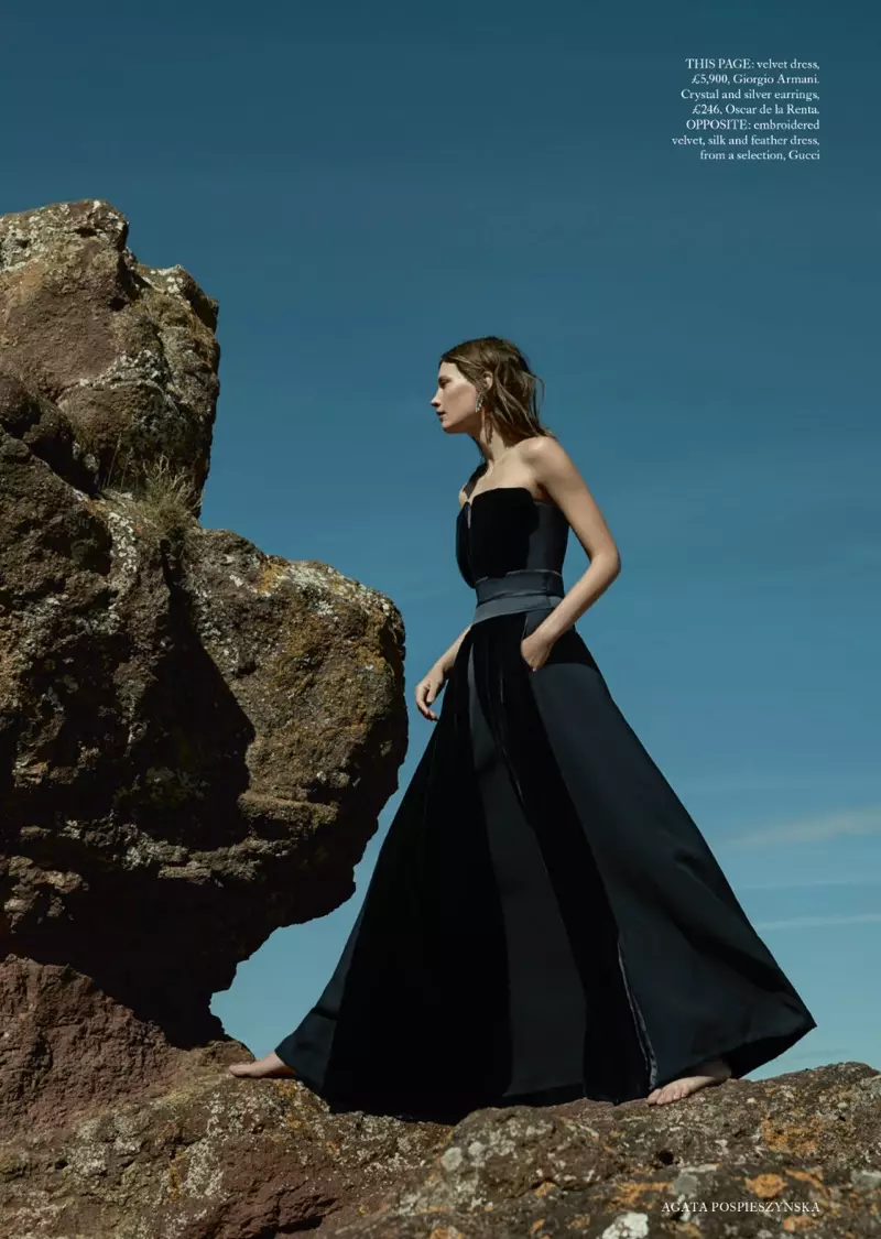 Drake Burnette dia Sea Siren ao amin'ny Harper's Bazaar UK