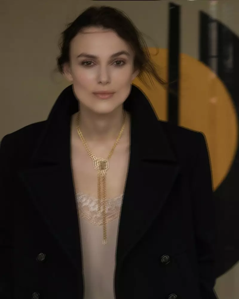 Keira Knightley vertolk in Chanel Gallery Jewelry-veldtog