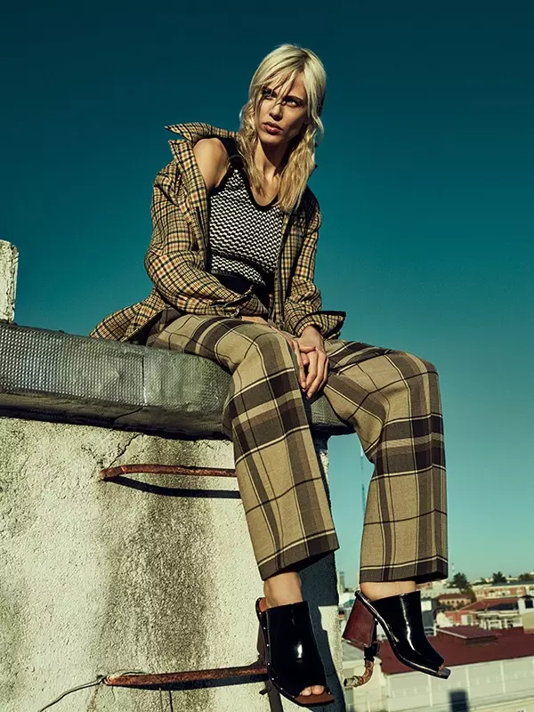 Aymeline sanble tomboy chik nan rad Celine karo enprime ak pantalon plaid