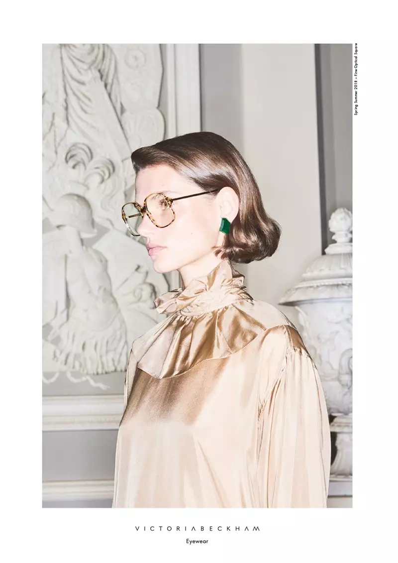 Kinunan ng litrato ni Tung Walsh ang kampanya ng spring-summer 2018 ng Victoria Beckham Eyewear