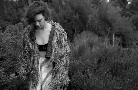 Brigette Lundy-Paine Vogue تۈركىيە ئۈچۈن تەبىئەت قىز