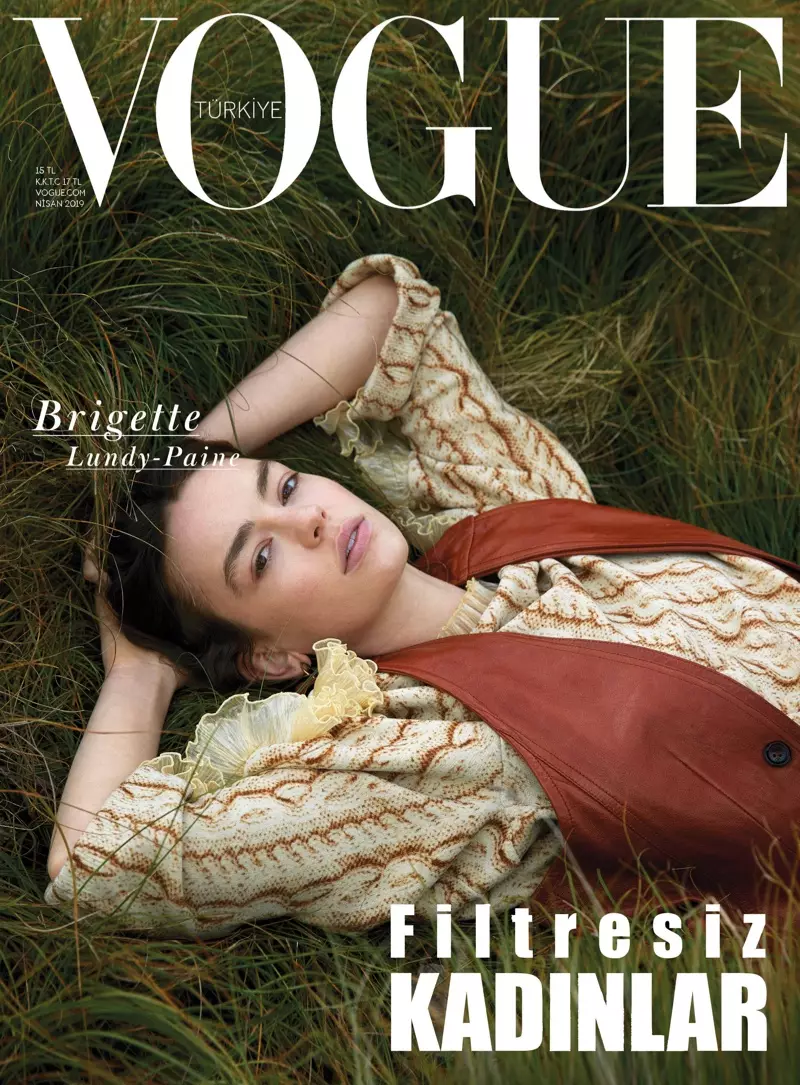 Grianghrafann An Le Brigette Lundy-Paine do Chlúdach Aibreán 2019 Vogue Turkey