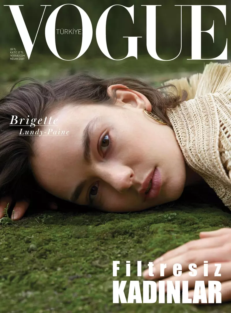 Aktorja Brigette Lundy-Paine në kopertinën e Vogue Turkey Prill 2019