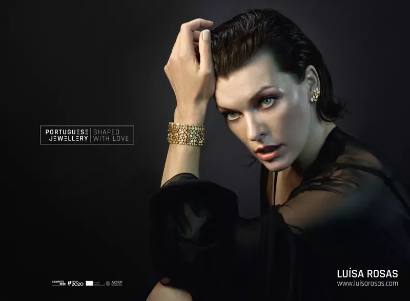 Ci ntsa iab, Milla Jovovich poses hauv Luisa Rosas tsej thiab bracelet