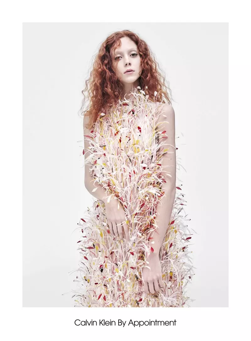 Natalie Westling igra v lookbooku Calvin Klein By Appointment