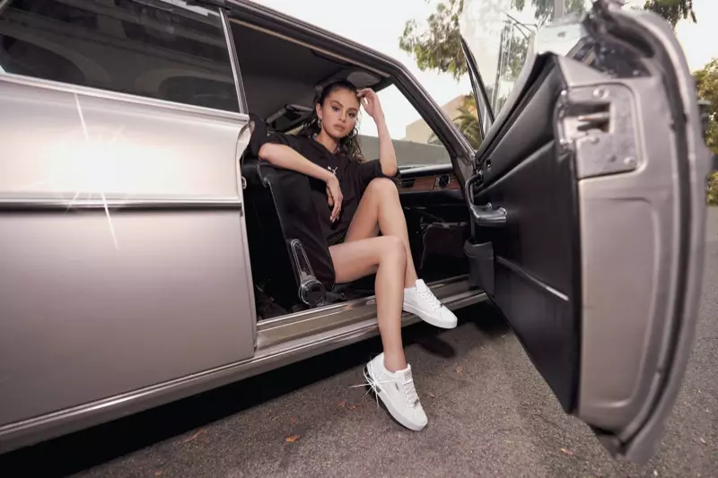 Селена Гомес PUMA Cali Star кроссовкасы кампаниясендә йолдызлар.
