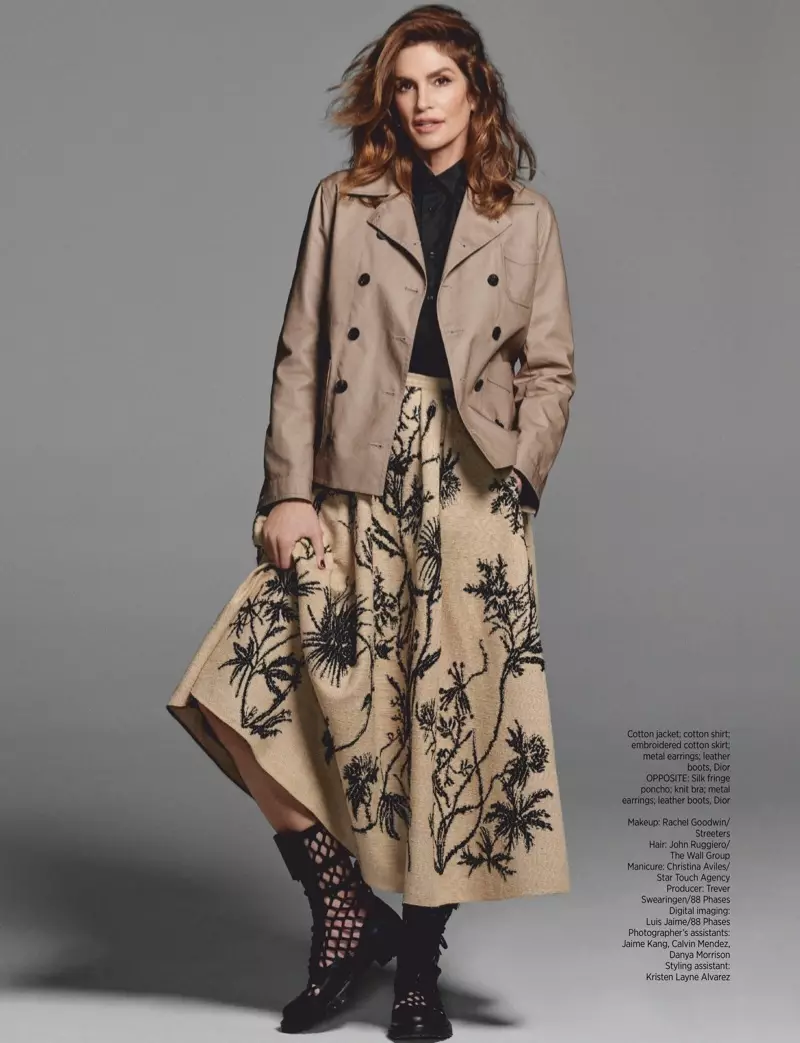 Cindy Crawford-ek Harper's Bazaar Singapurreko itxurarik ederrenak eskaintzen ditu