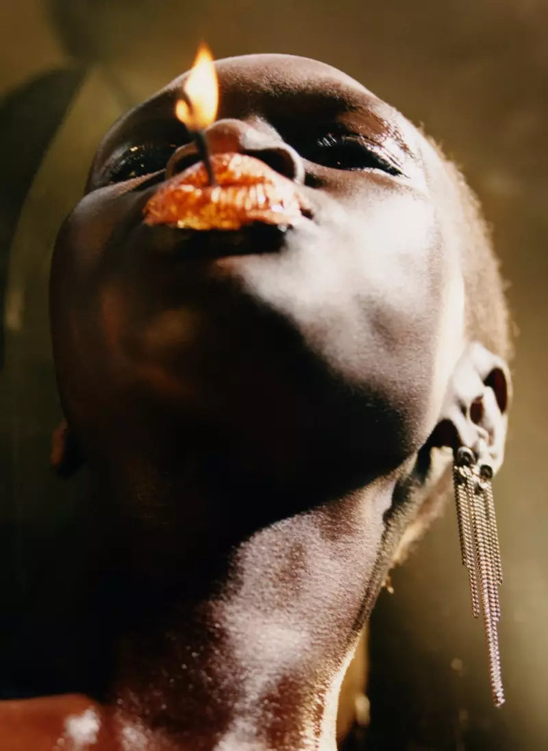 Tháng 4 - Bạch Dương (Alek Wek). Ảnh: Brianna Capozzi