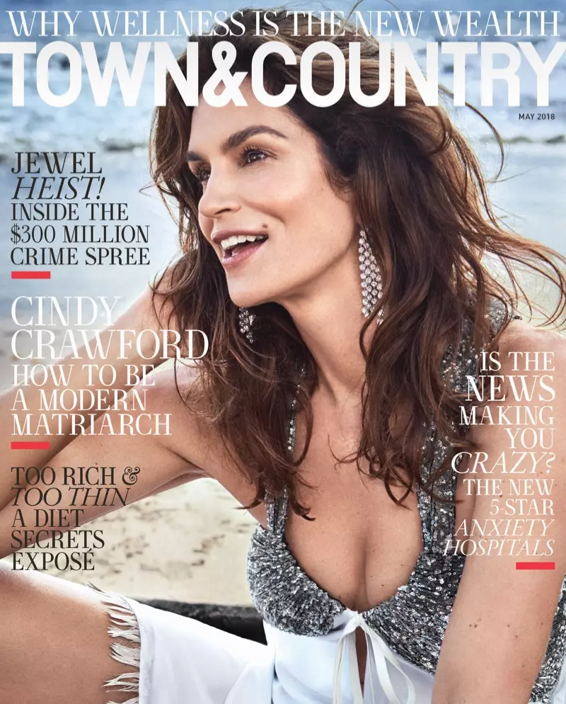 E veshur me Louis Vuitton, Cindy Crawford shfaqet në kopertinën e abonentëve të Town & Country në maj 2018