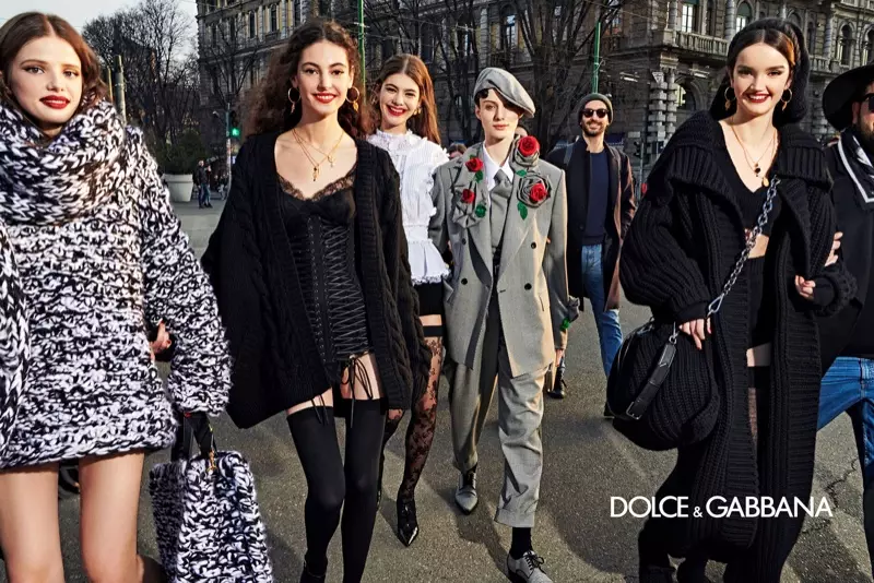 Ein Bild aus der Werbekampagne von Dolce & Gabbana im Herbst 2020.