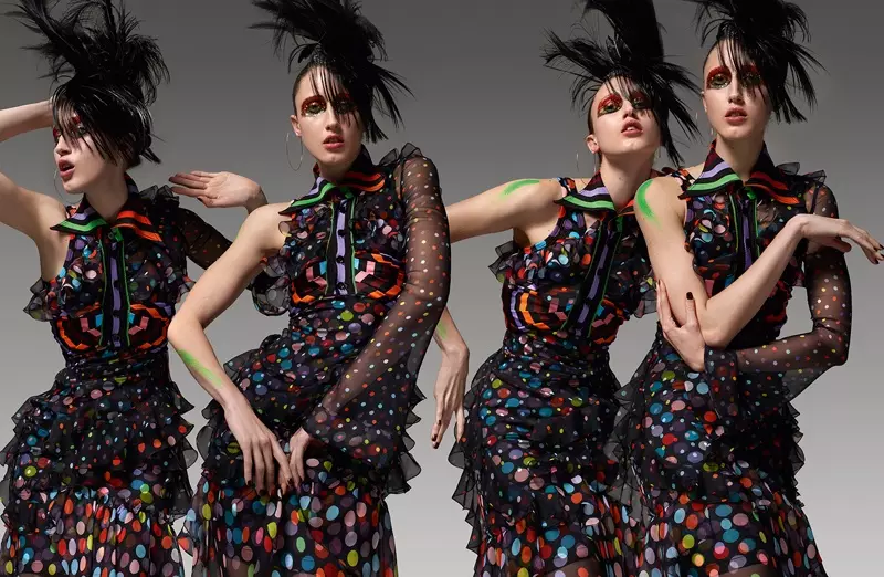 Hankali mai ban sha'awa, Anna Cleveland ya sa rigar Givenchy tare da ruffles. Hoto: Jean-Baptiste Mondino