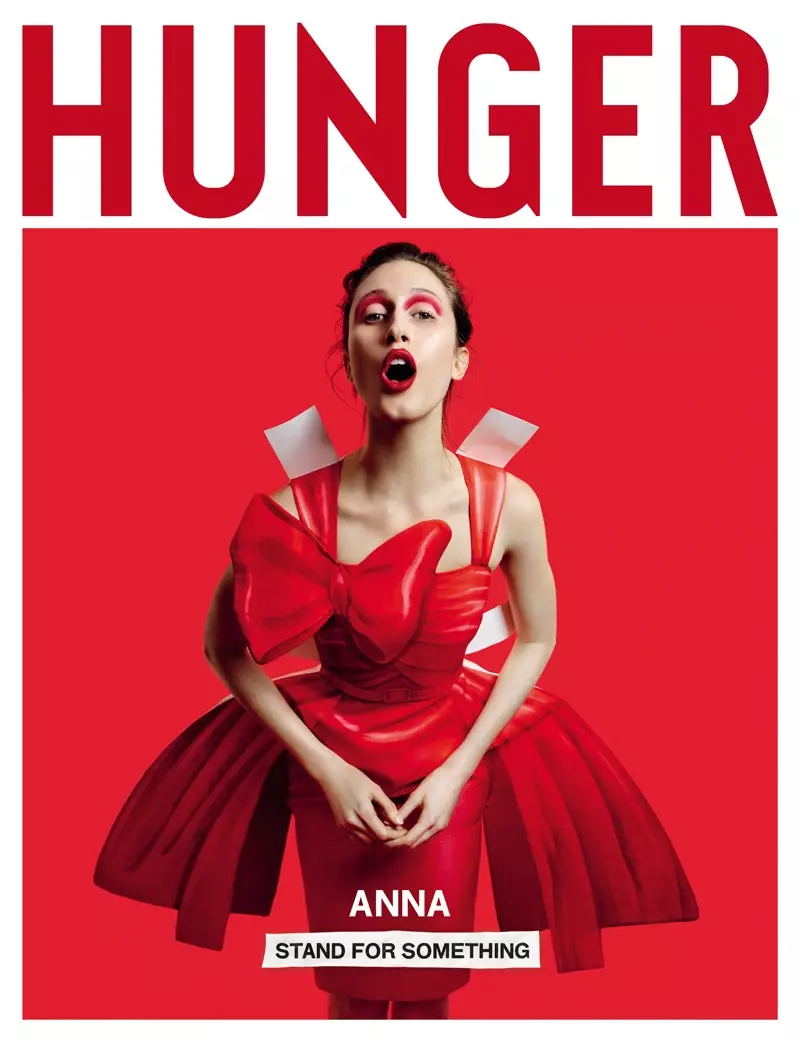 Anna Cleveland Hunger Magazine #12:n kannessa. Kuva: Rankin