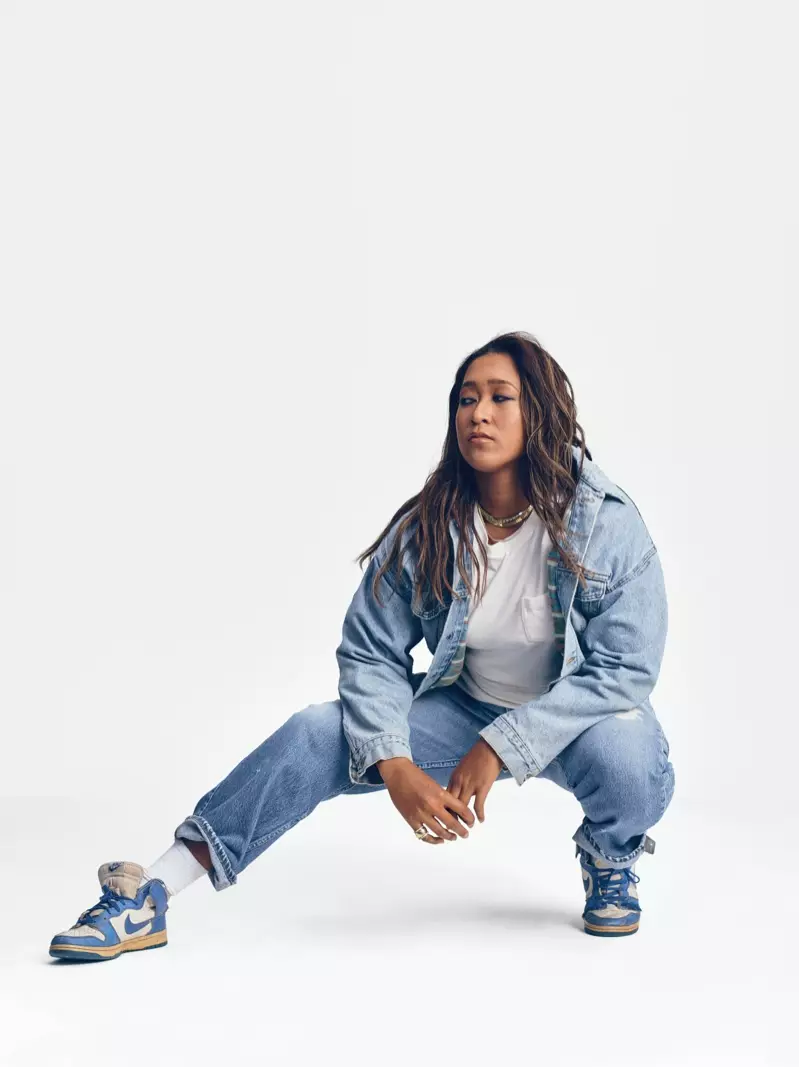 Naomi Osaka berpose dalam kampanye Levi's 501 Originals.