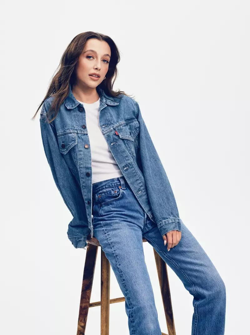 Người có ảnh hưởng trên mạng xã hội Emma Chamberlain xuất hiện trong chiến dịch 501 Originals của Levi.