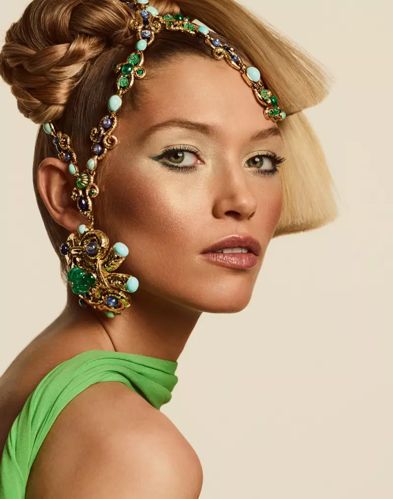 Hana Jirickova kanaliseer 60's Style vir Vogue Arabia