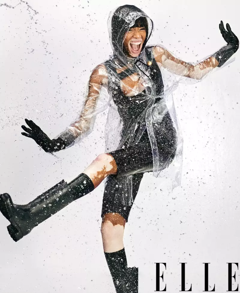 Winnie Harlow lijkt klaar voor de regen in ELLE