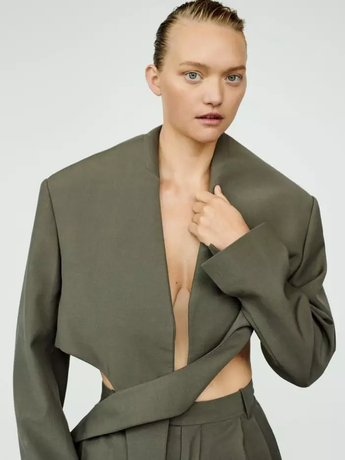 Gemma Ward Tieħu Relaxed Suiting għal Magazin Inkondizzjonat