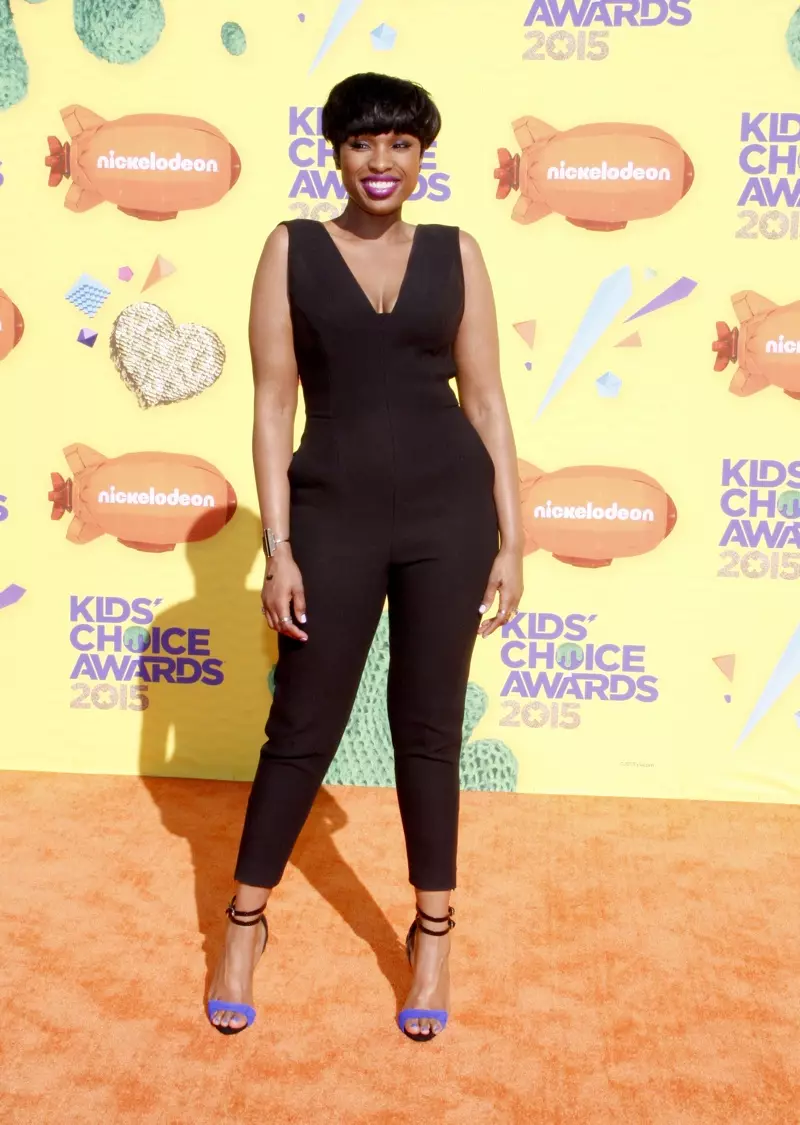 Jennifer Hudson mengenakan jumpsuit hitam untuk acara tersebut. Foto: David Gabber / PRPhotos.com