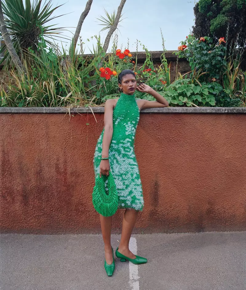 Mudelli Shivaruby Dressed Up Jistenna għal WSJ. Magazine