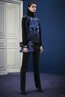 Versace Yana Samun Zane don Tarin Pre-Fall 2015