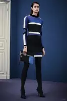 Versace Gets Graphic cho Bộ sưu tập Pre-Fall 2015