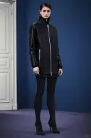 Versace Yana Samun Zane don Tarin Pre-Fall 2015