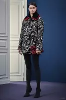 Η Versace Gets Graphic for Pre-Fall 2015 Collection