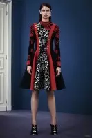 Versace Meunang Grafik pikeun Koléksi Pra-Fall 2015