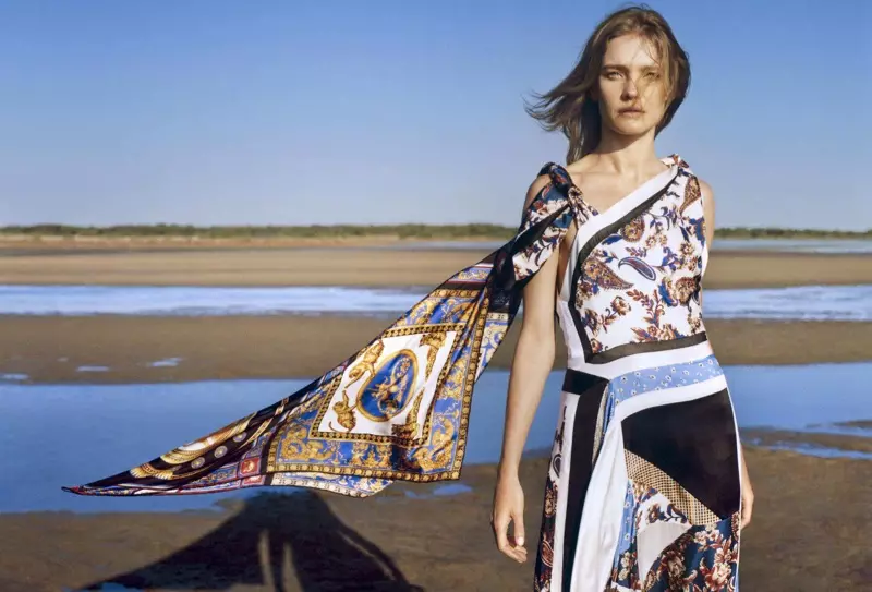 Gidawat ni Natalia Vodianova ang mga Playful Prints para sa Vogue