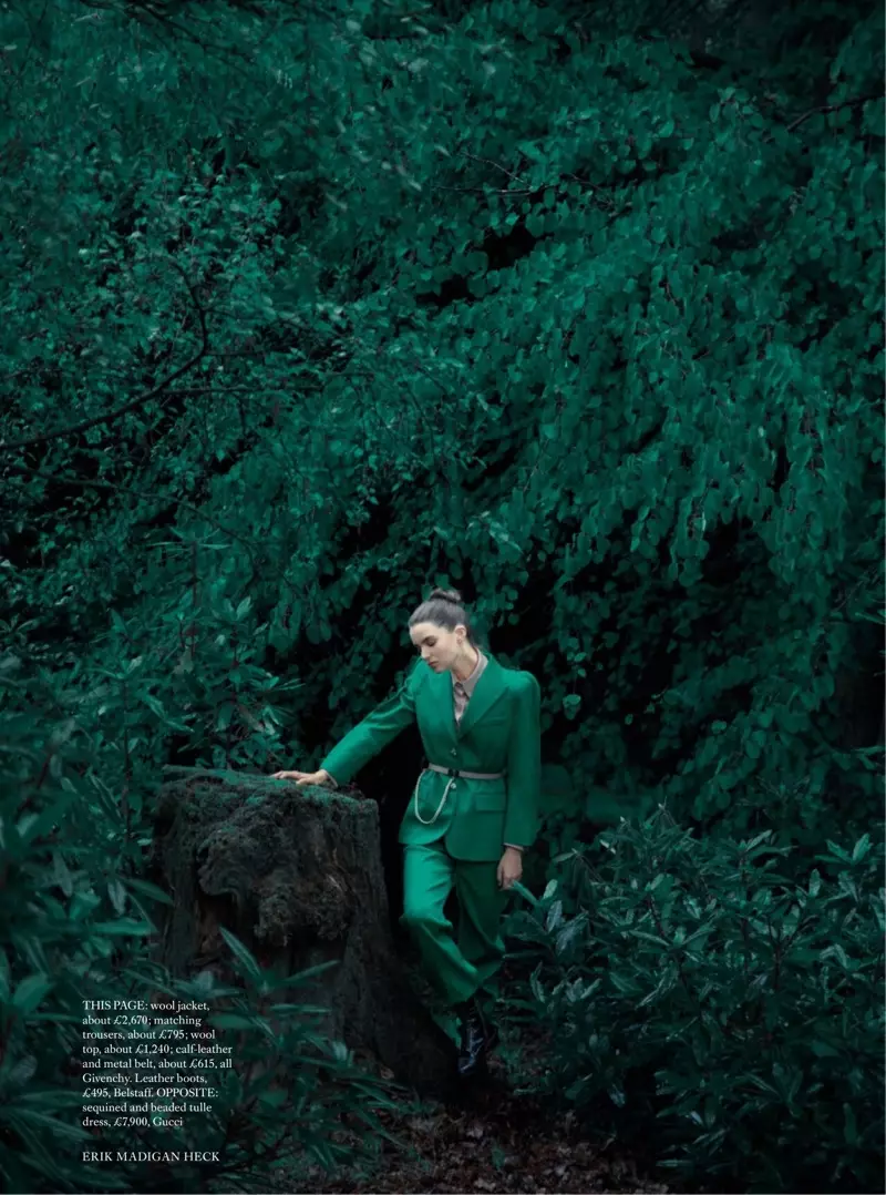 Ali Michael Poses yn Enchanting Looks foar Harper's Bazaar UK