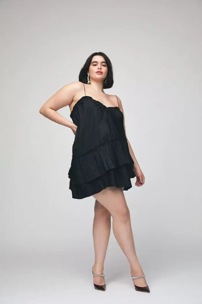 La Barbie Ferreira, l'estrella de 'Euphoria', modela dissenys de moda per a InStyle