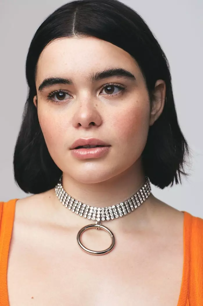 'Euphoria' Star Barbie Ferreira นางแบบอินเทรนด์สำหรับ InStyle