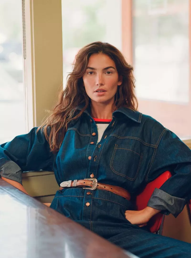 Lily Aldridge Pozează în Chic Country Looks pentru InStyle