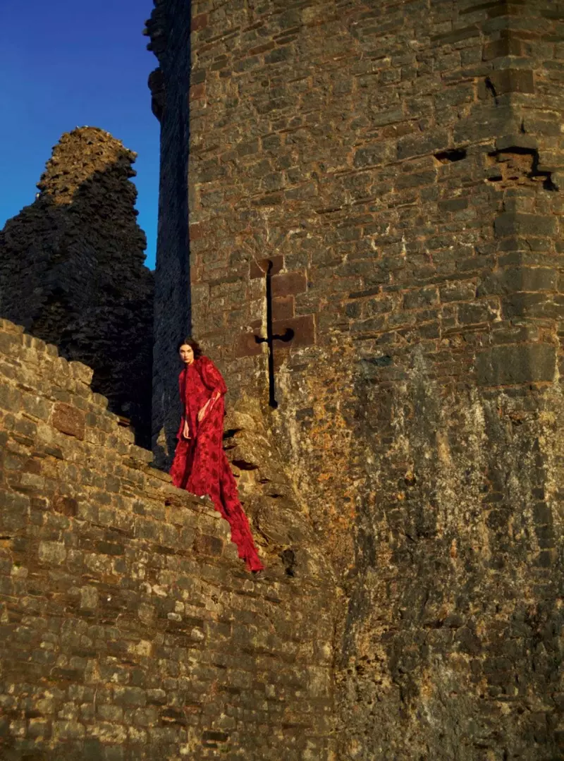 Jacquelyn Jablonski Mudelli Ilbiesi tal-Ħolm f'Harper's Bazaar UK