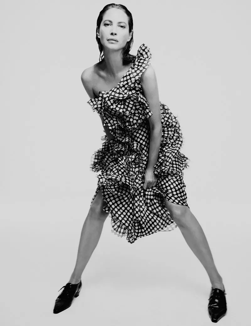 Christy Turlington Models Luxe Autumn Reba kuri InStyle