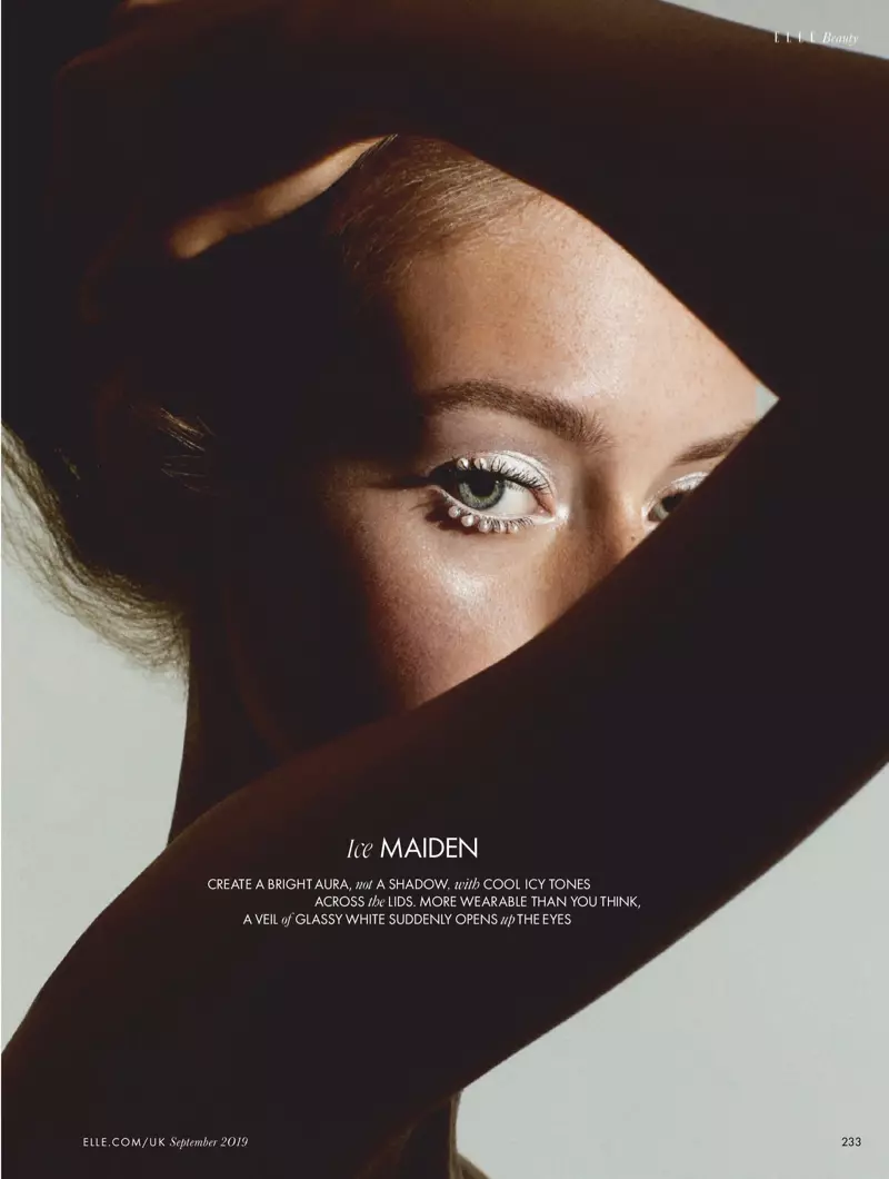 Lauren de Graaf ແມ່ນ Marvelous ໃນ Monochrome ສໍາລັບ ELLE UK