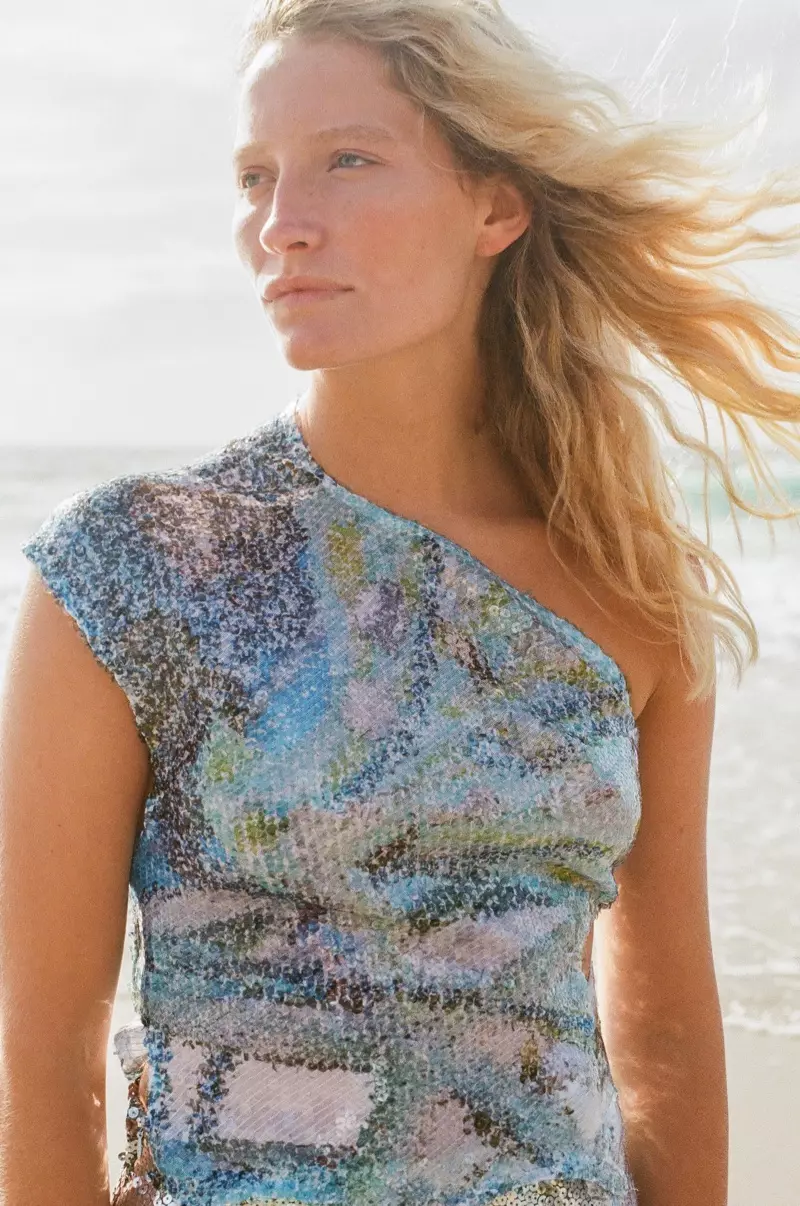 Jenna Rhidavies Models Beach-njikere Style maka Phoenix Magazine