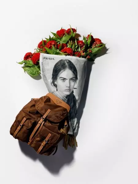 Prada recibe su campaña Flowers for Resort 2020