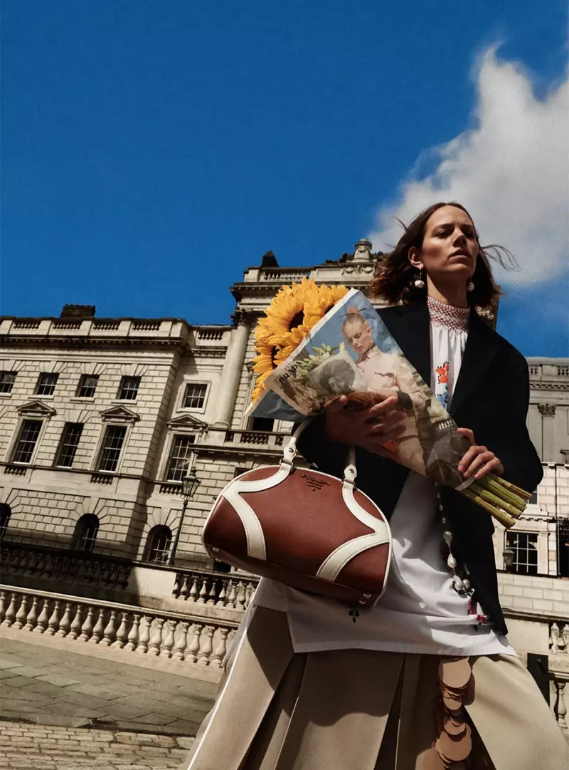 Freja Beha Erichsen encabeza la campaña Resort 2020 de Prada