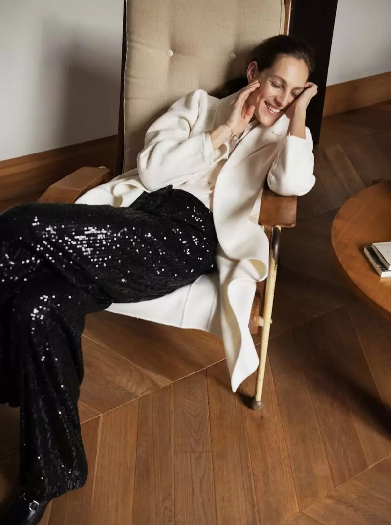 Othilia Simon dans le lookbook de Massimo Dutti Beyond Purpose de décembre 2019