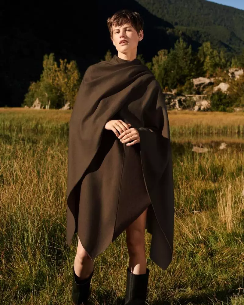 Saskia de Brauw è la protagonista della campagna autunno-inverno 2018 di Mango Committed