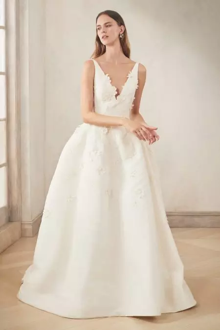 Oscar de la Renta Bridal ມີຄວາມທັນສະໄໝສຳລັບລະດູໃບໄມ້ຫຼົ່ນ 2020