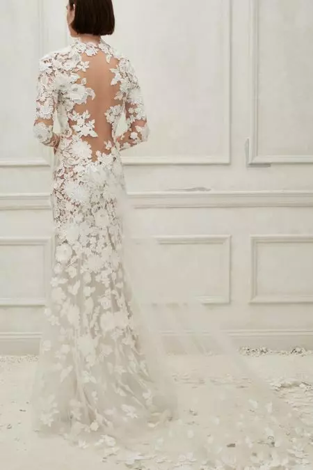 Oscar de la Renta Bridal 的 2019 秋季系列浸入了象牙色