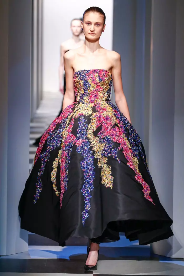 Oscar de la Renta 2017 秋冬系列花卉貼花禮服