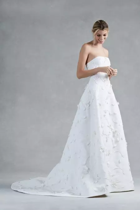 Oscar de la Renta lub caij nplooj zeeg 2017 Bridal Dresses yog tsim rau tus ntxhais huabtais