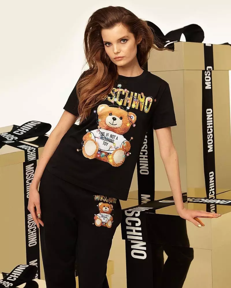 Picha kutoka kwa kampeni ya Moschino Teddy Holiday 2018